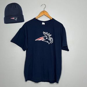 New England Patriots Moose T Shirt and Beanie H